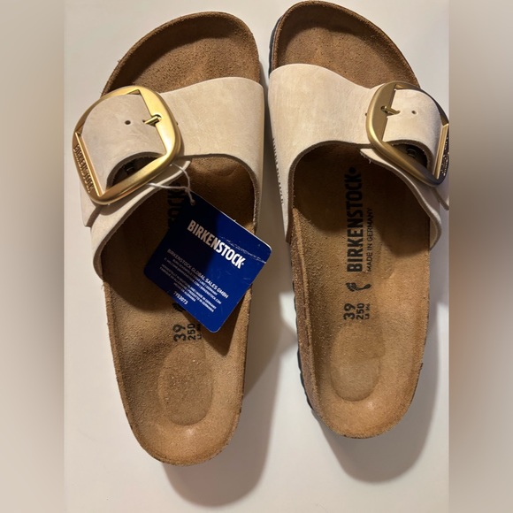 Birkenstock Madrid Big Buckle Size 39Euro/8 US in the color Sandcastle - Picture 4 of 7
